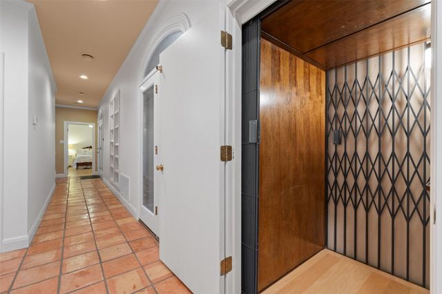 3 Crabapple CT, The Hills, TX 78738