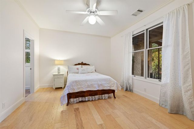 3 Crabapple CT, The Hills, TX 78738