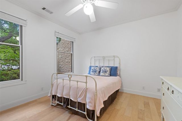 3 Crabapple CT, The Hills, TX 78738