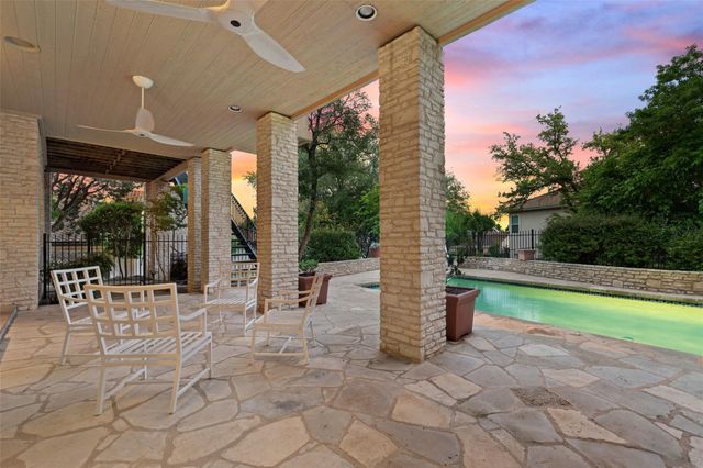 3 Crabapple CT, The Hills, TX 78738