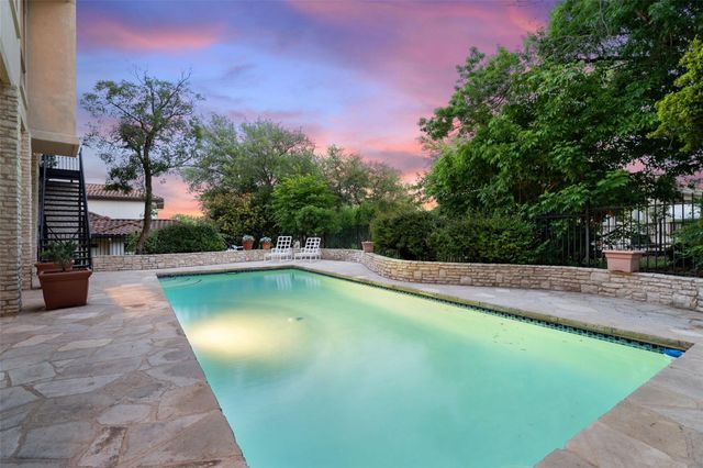 3 Crabapple CT, The Hills, TX 78738