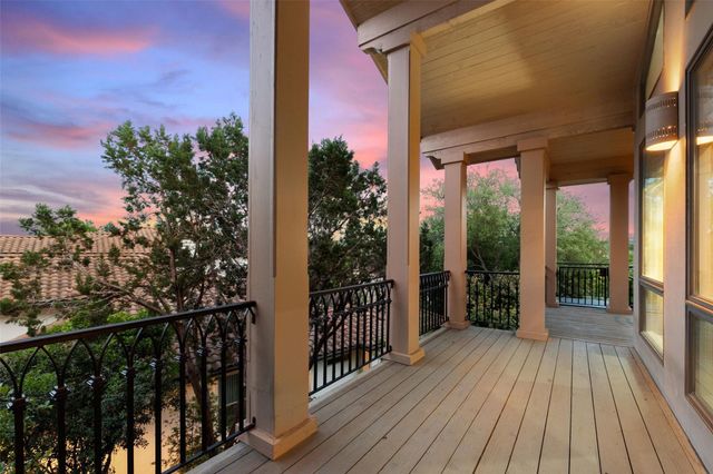 3 Crabapple CT, The Hills, TX 78738