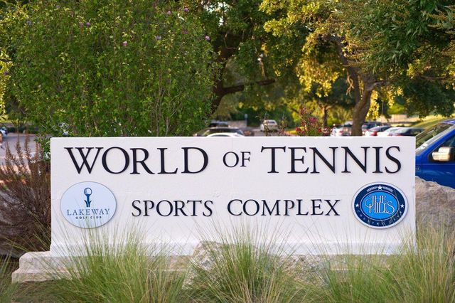 3 Crabapple CT, The Hills, TX 78738