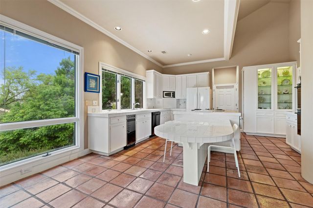 3 Crabapple CT, The Hills, TX 78738