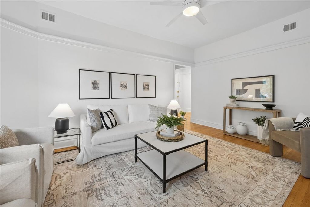 823 W Belle Plaine Avenue 3, Chicago, IL 60613 — photo 5