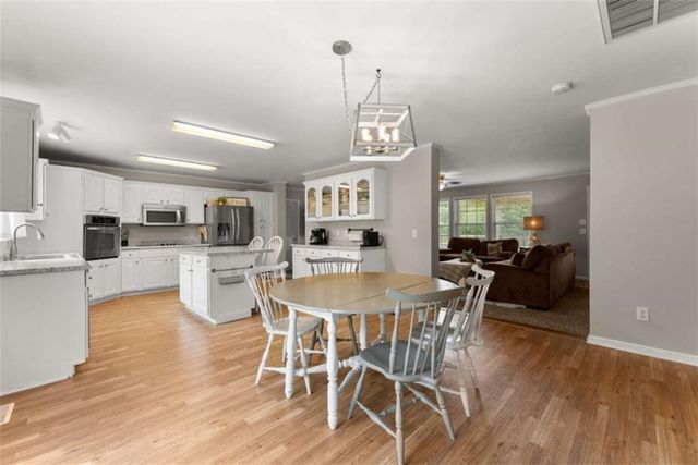 82 Bobbys Drive, Cleveland, GA 30528