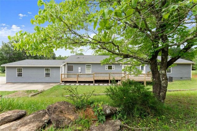82 Bobbys Drive, Cleveland, GA 30528
