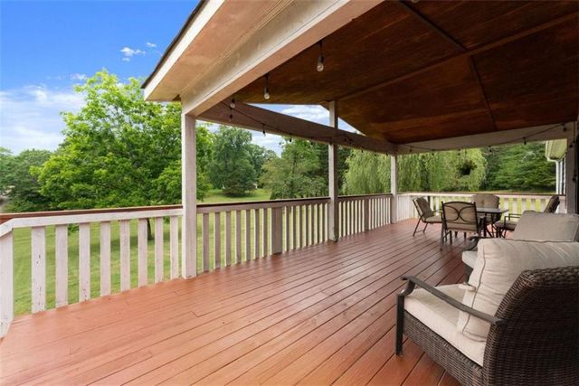 82 Bobbys Drive, Cleveland, GA 30528