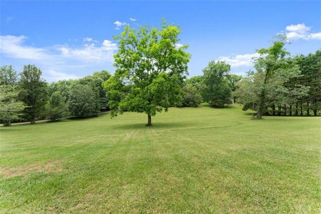 82 Bobbys Drive, Cleveland, GA 30528