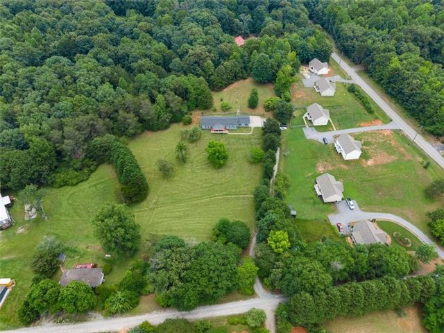 82 Bobbys Drive, Cleveland, GA 30528