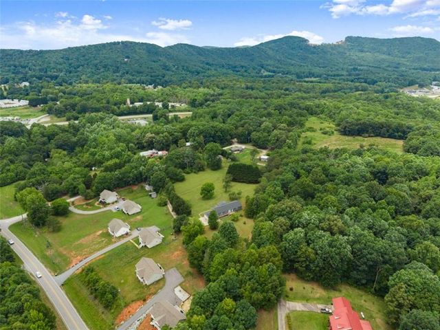 82 Bobbys Drive, Cleveland, GA 30528