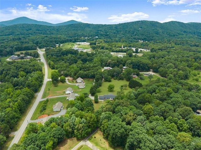 82 Bobbys Drive, Cleveland, GA 30528