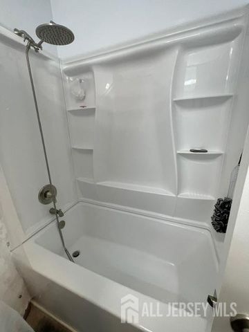 189 McFarlane Road, Colonia, NJ 07067