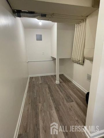 189 McFarlane Road, Colonia, NJ 07067