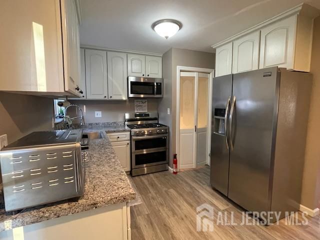 189 McFarlane Road, Colonia, NJ 07067