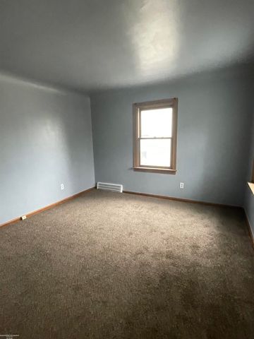 16173 Forest Avenue, Eastpointe, MI 48021