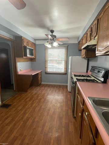 16173 Forest Avenue, Eastpointe, MI 48021