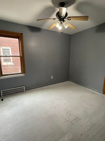 16173 Forest Avenue, Eastpointe, MI 48021