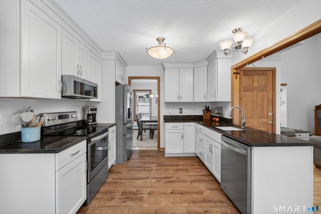 316 West Road, Colchester, CT 06415