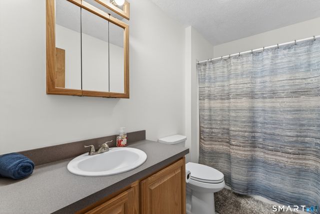 316 West Road, Colchester, CT 06415