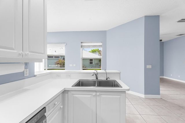 615 NE Canoe Park Circle, Port St. Lucie, Port St Lucie, FL 34983