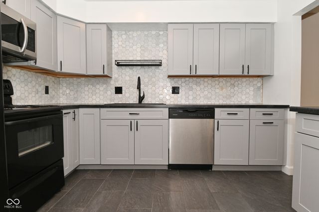 794 Staton Pl E Drive, Indianapolis, IN 46234