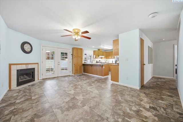 6012 Fenway Dr, Pasco, WA 99301