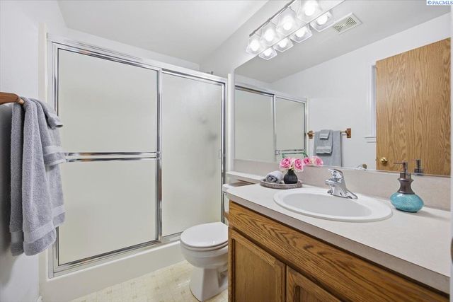 6012 Fenway Dr, Pasco, WA 99301