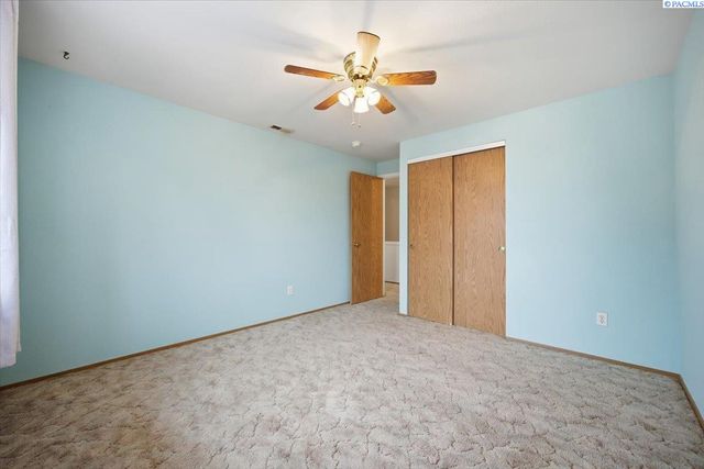 6012 Fenway Dr, Pasco, WA 99301