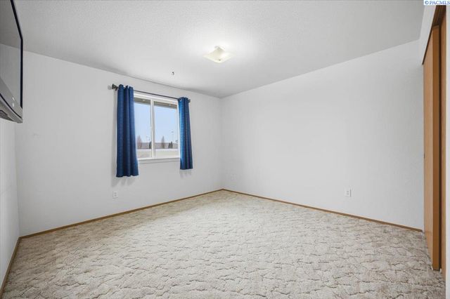 6012 Fenway Dr, Pasco, WA 99301