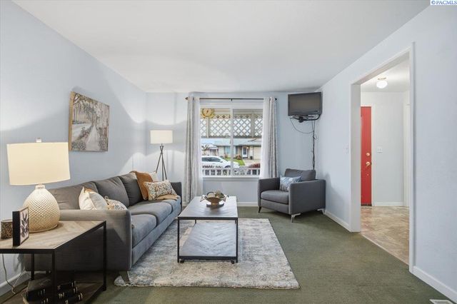 6012 Fenway Dr, Pasco, WA 99301