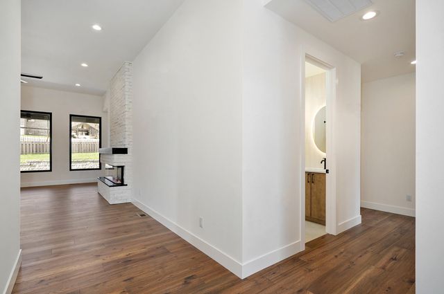 5901 S Clay Avenue, Springfield, MO 65810