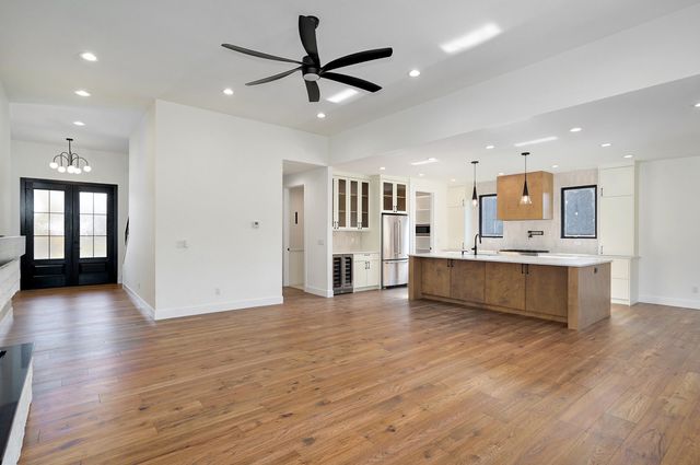 5901 S Clay Avenue, Springfield, MO 65810