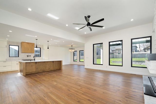 5901 S Clay Avenue, Springfield, MO 65810