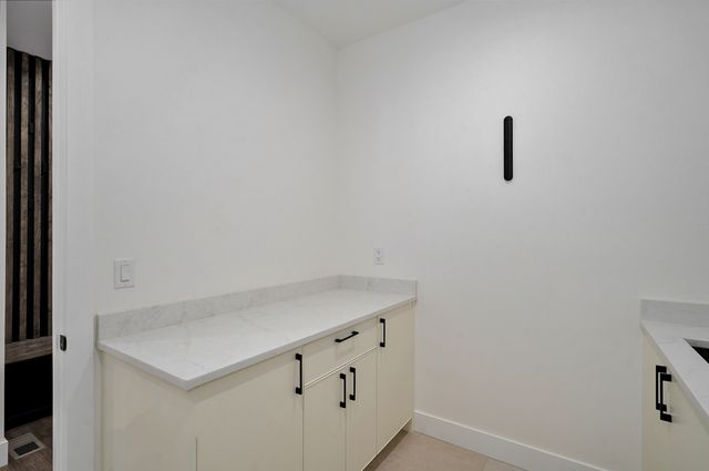 5901 S Clay Avenue, Springfield, MO 65810