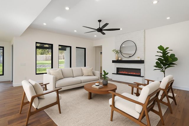 5901 S Clay Avenue, Springfield, MO 65810