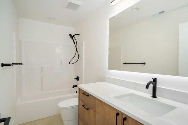 5901 S Clay Avenue, Springfield, MO 65810