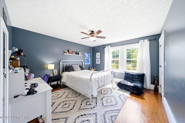 2400 Anchor Way, Anchorage, KY 40223