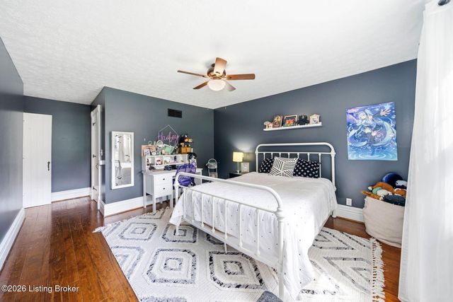 2400 Anchor Way, Anchorage, KY 40223