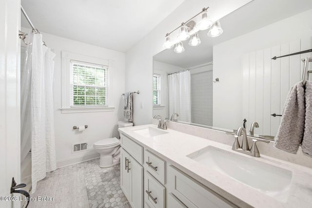 2400 Anchor Way, Anchorage, KY 40223