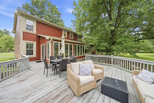 2400 Anchor Way, Anchorage, KY 40223