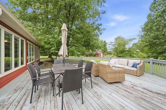 2400 Anchor Way, Anchorage, KY 40223