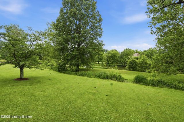 2400 Anchor Way, Anchorage, KY 40223