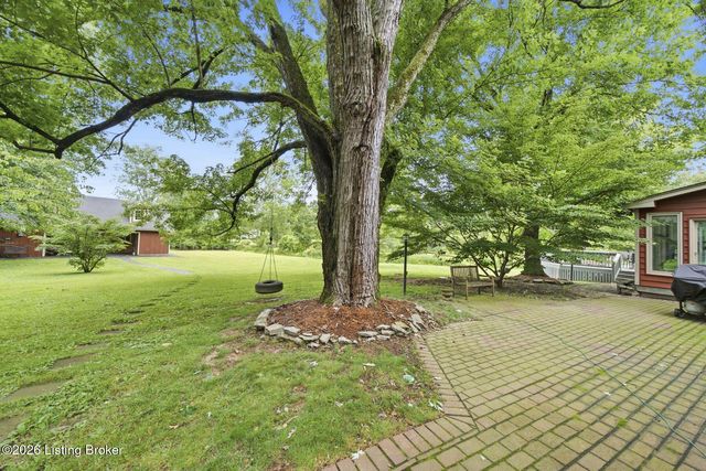 2400 Anchor Way, Anchorage, KY 40223