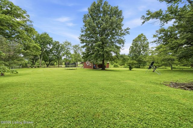 2400 Anchor Way, Anchorage, KY 40223