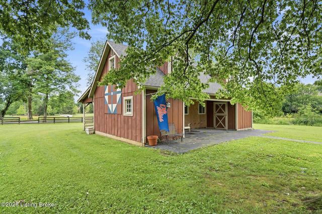 2400 Anchor Way, Anchorage, KY 40223
