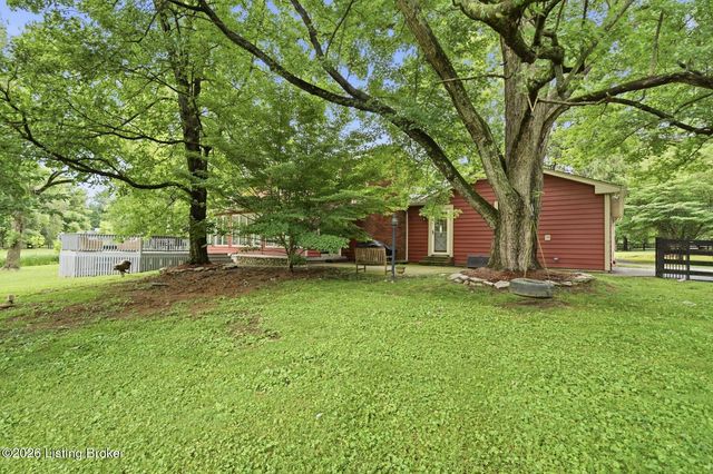 2400 Anchor Way, Anchorage, KY 40223