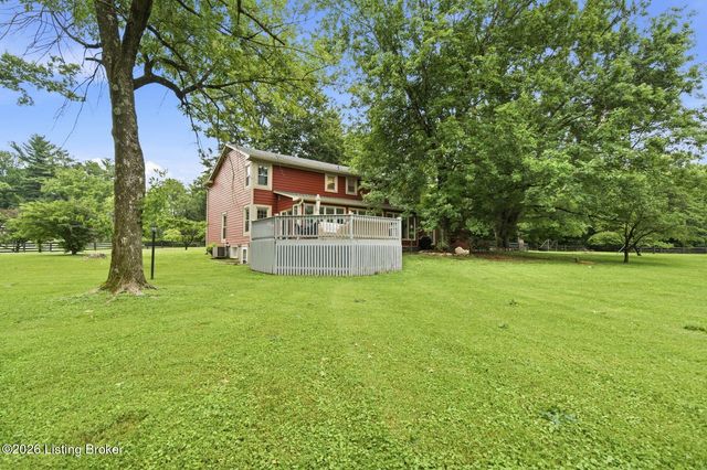 2400 Anchor Way, Anchorage, KY 40223