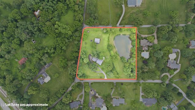 2400 Anchor Way, Anchorage, KY 40223