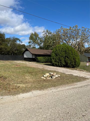 8209 Happy Trail, Alvarado, TX 76009